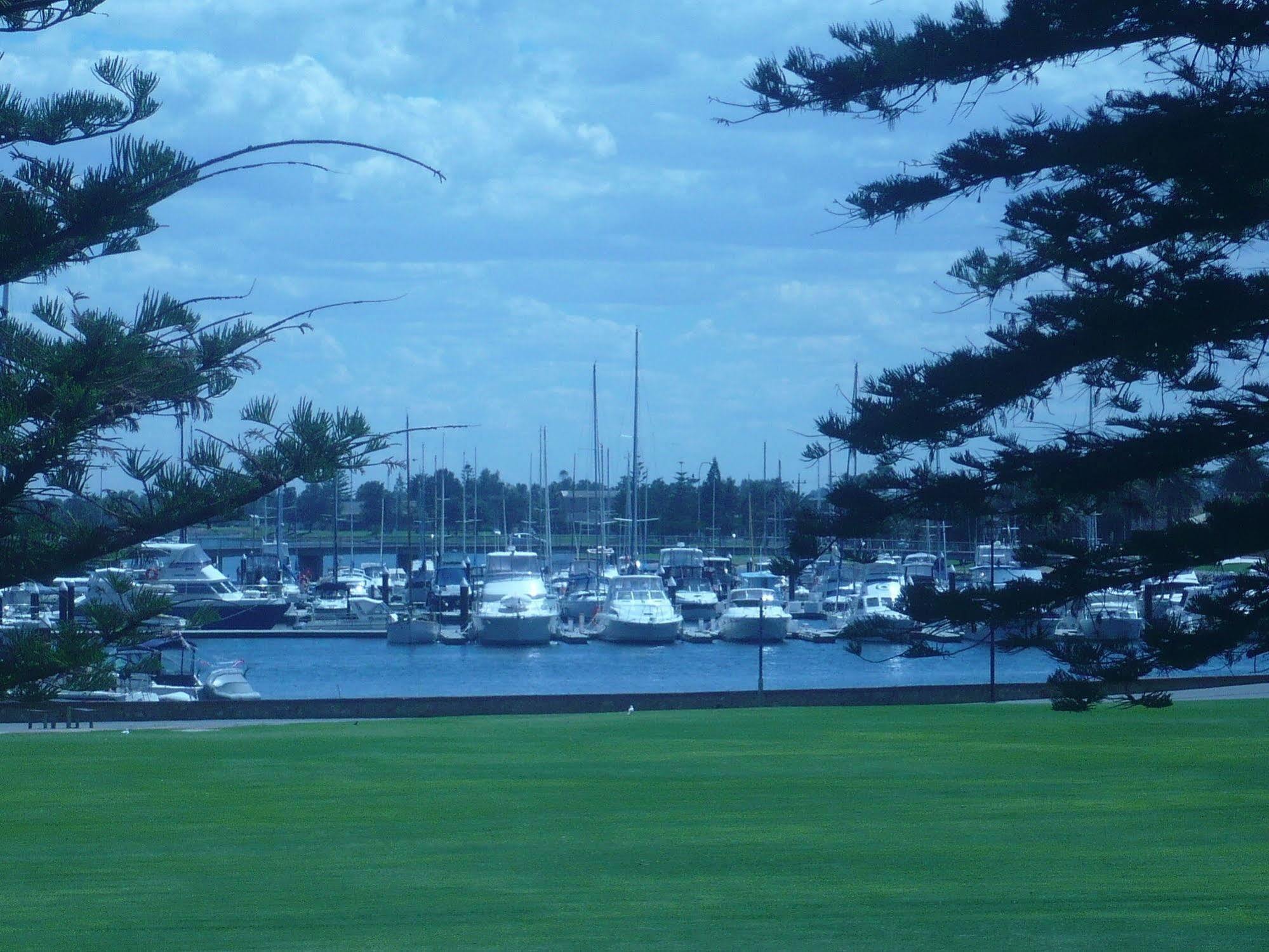 Econo Lodge Dockside Glenelg Adelaide Kültér fotó